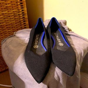 EUC Rothys pointed-toe.  Black.  Size 8